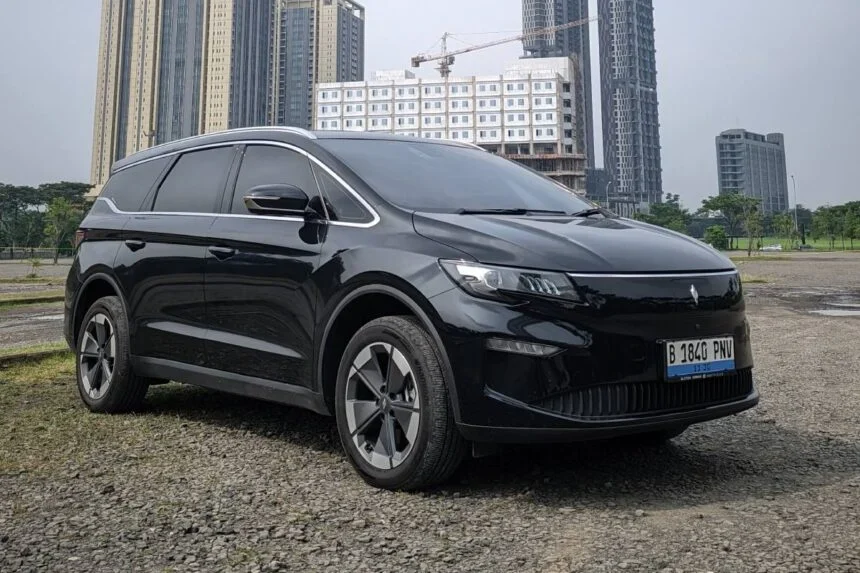Aletra L8 — foto dari katalog PS Trans